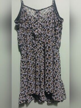 NWT Daytrip Strappy Floral Romper